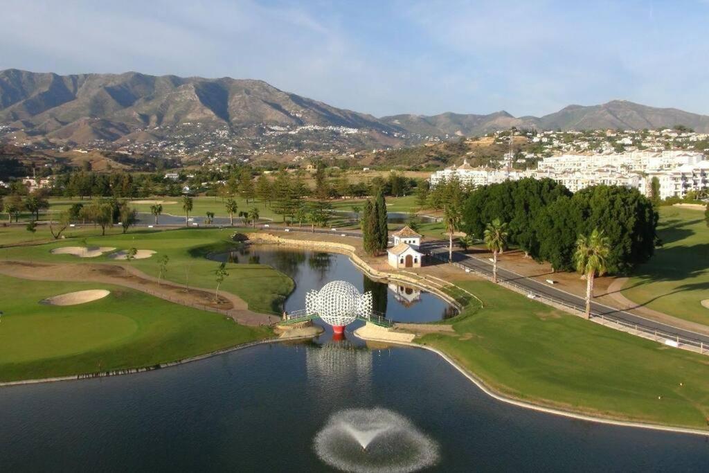 5* Stunning Golf & Sea Apartment Mijas Extérieur photo
